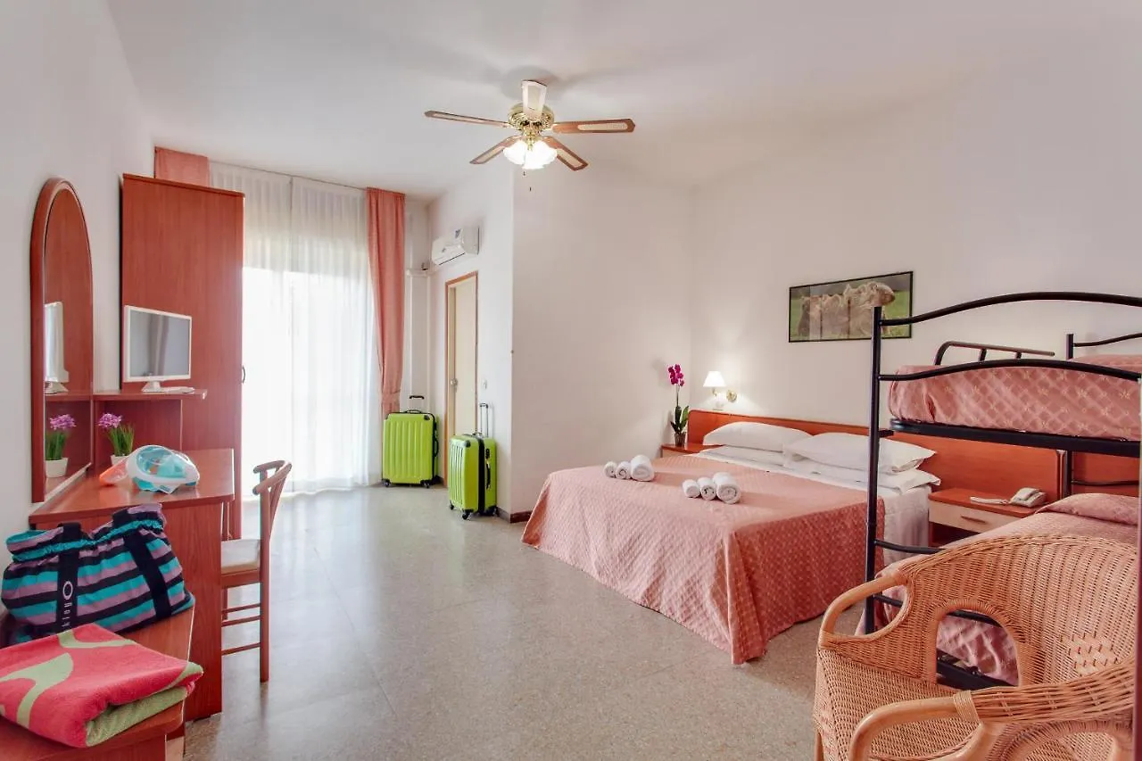 קרביה Hotel Rosa