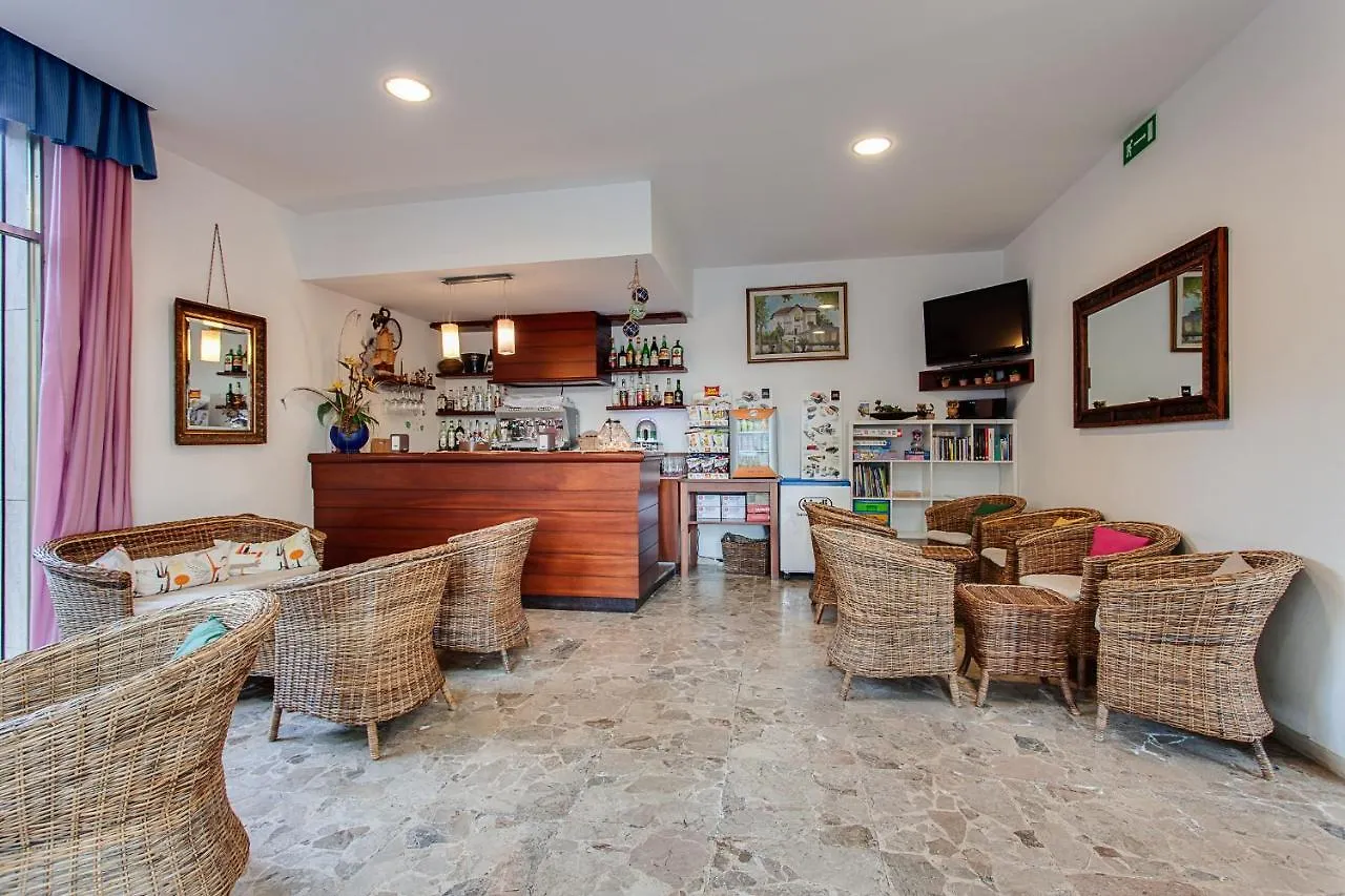 קרביה Hotel Rosa