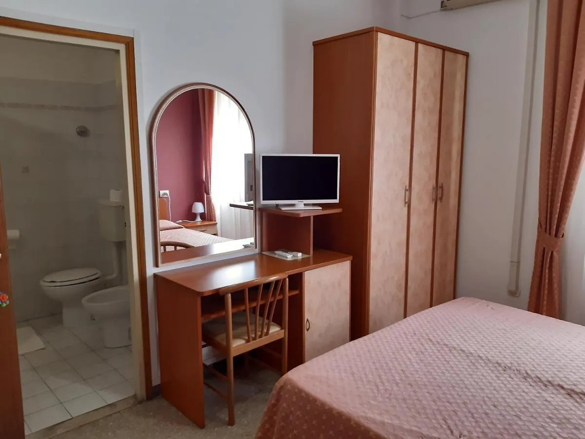 קרביה Hotel Rosa