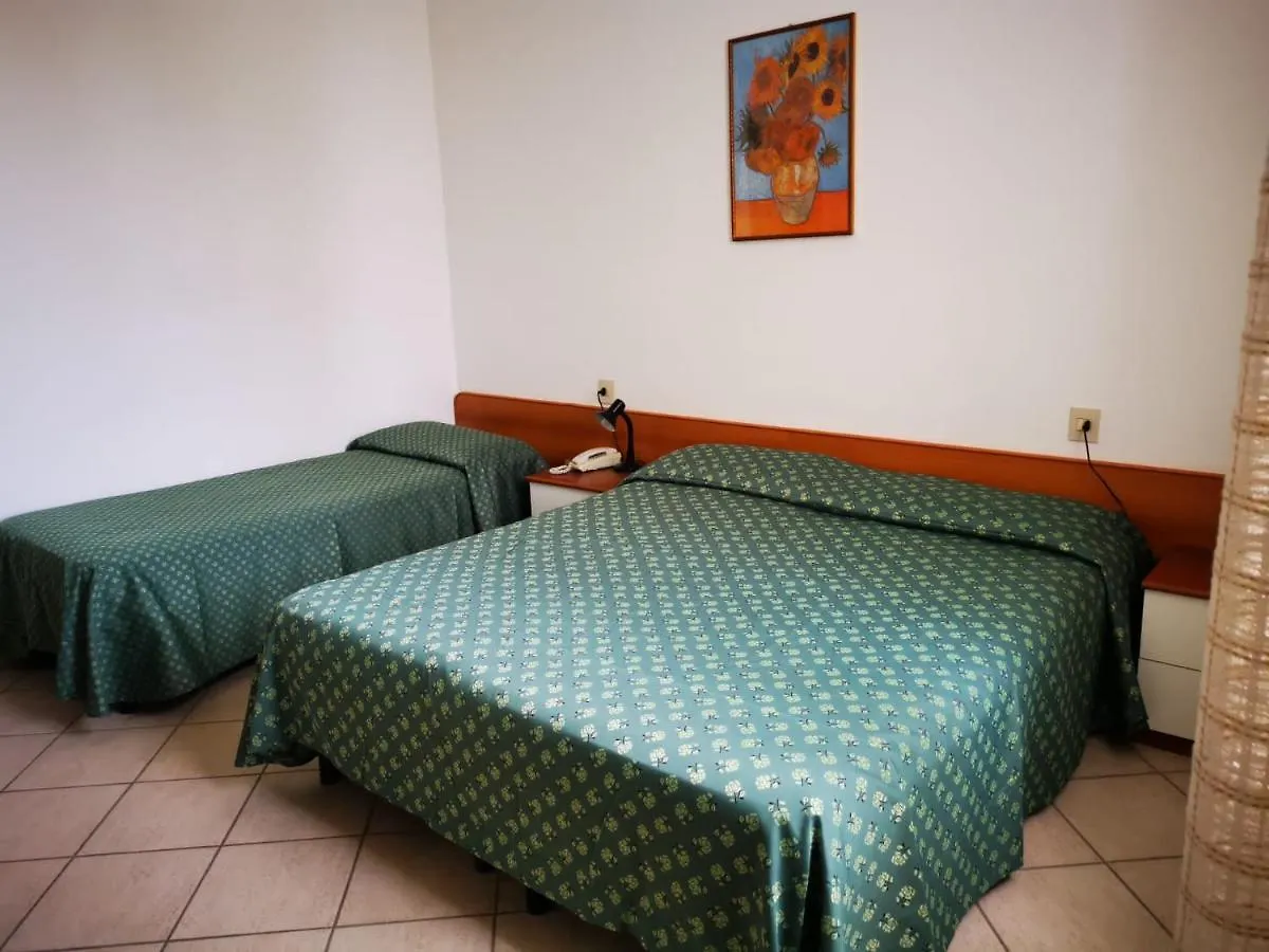 קרביה Hotel Rosa
