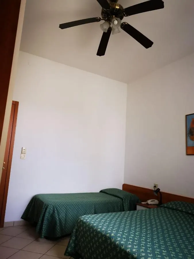 קרביה Hotel Rosa 3*,