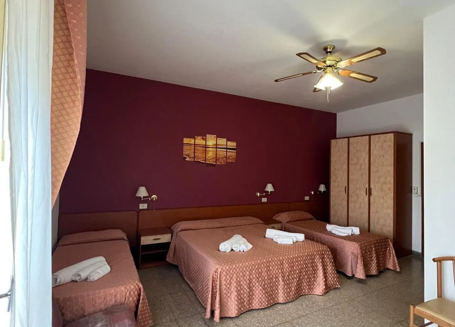 קרביה Hotel Rosa