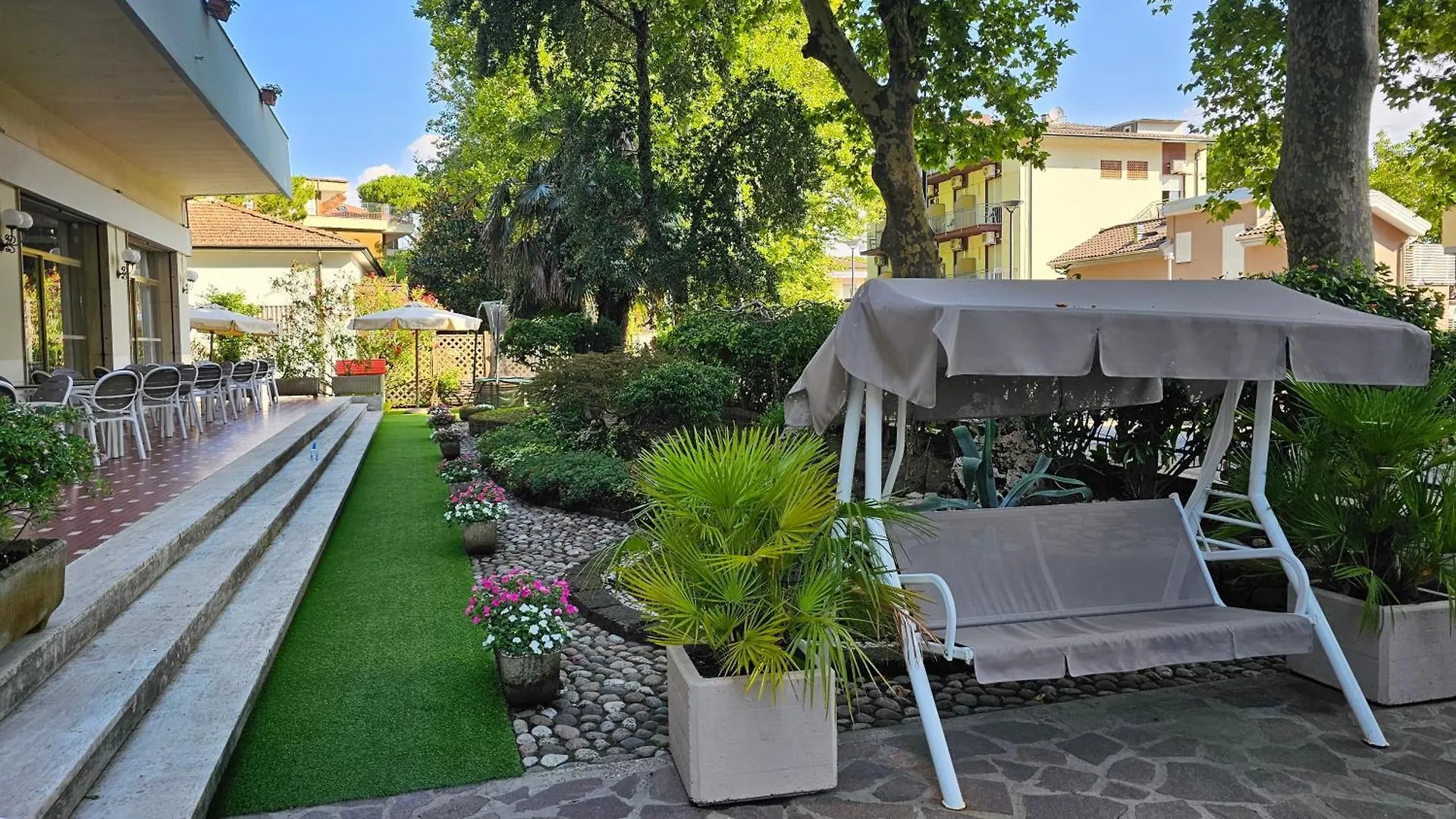 קרביה Hotel Rosa