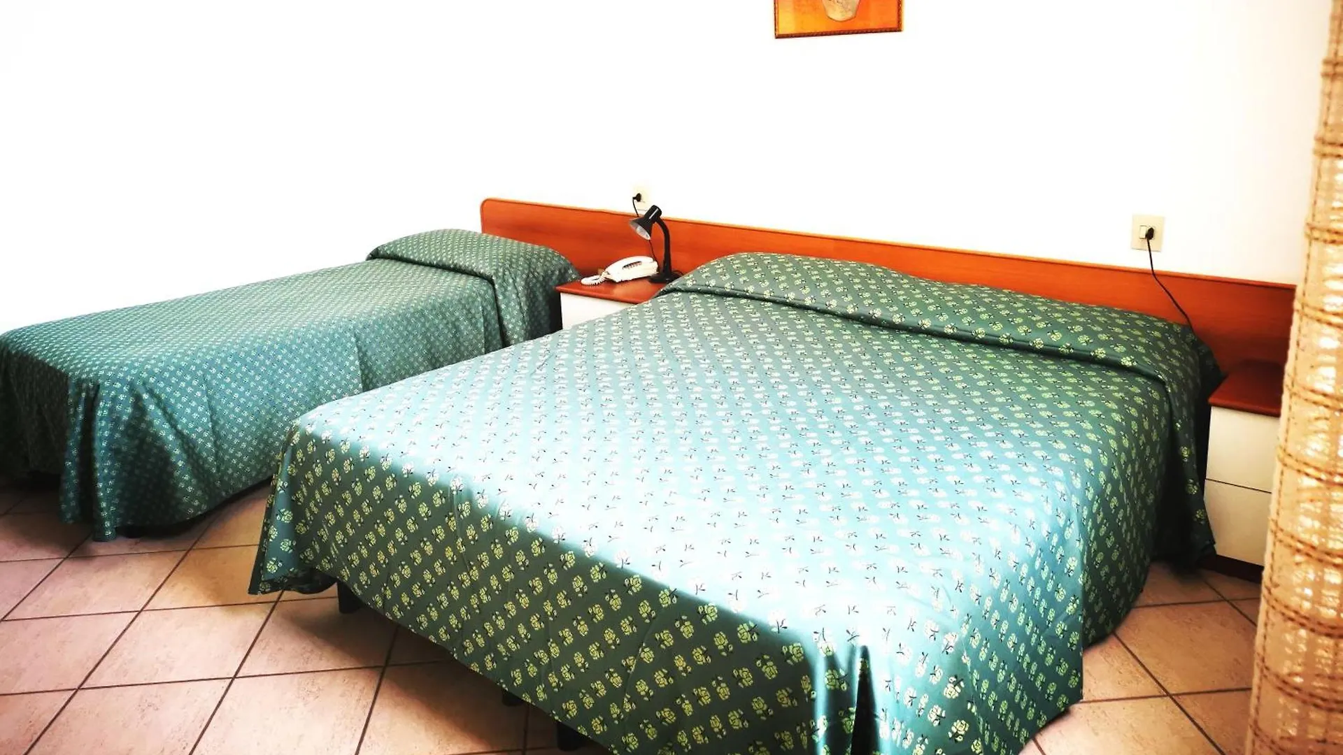 קרביה Hotel Rosa