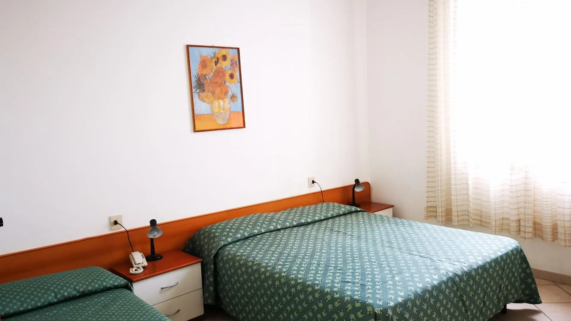 קרביה Hotel Rosa